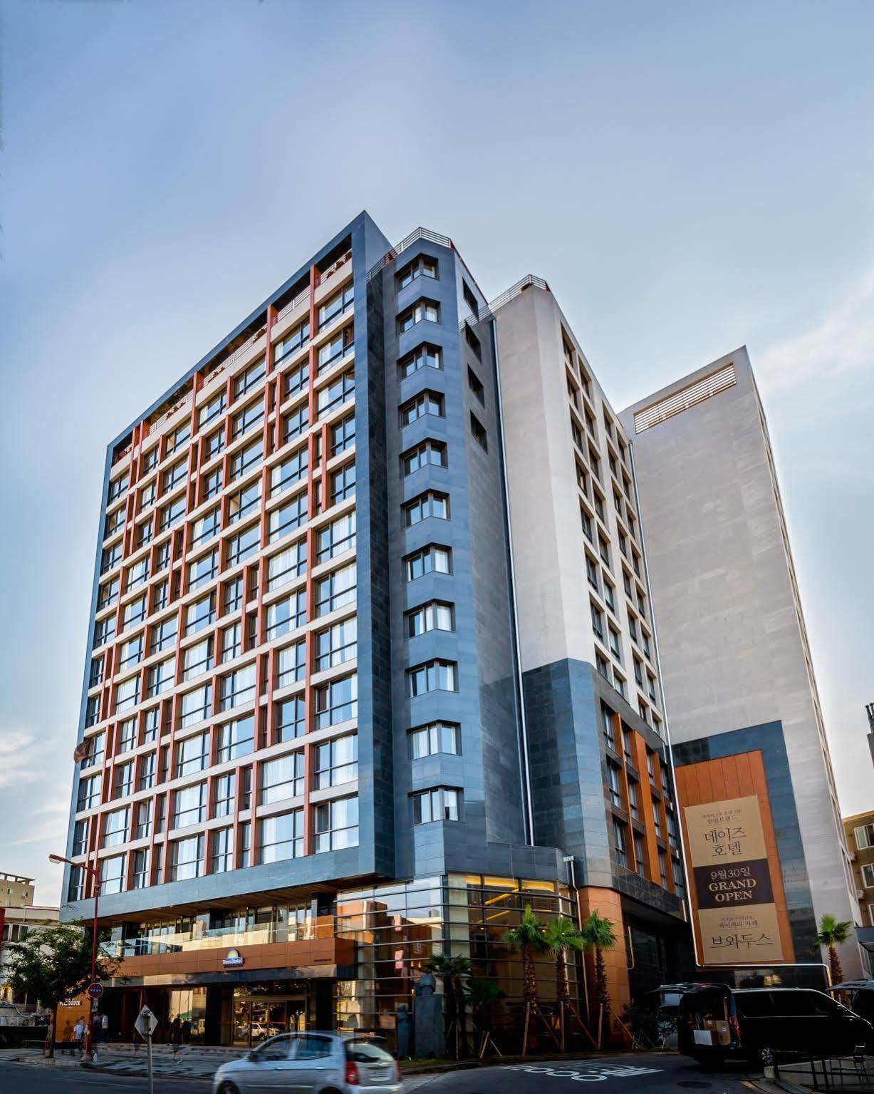 Days Hotel Jeju Seogwipo Ocean מראה חיצוני תמונה